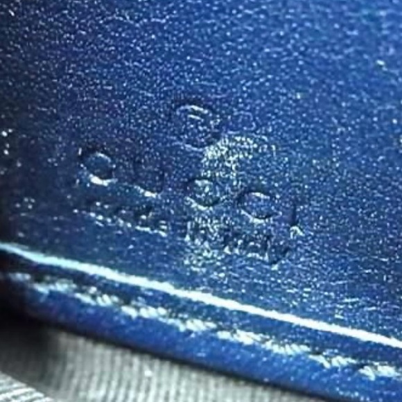 Gucci Navy Blue Zippered Wallet - 100% Authentic - Picture 4 of 6